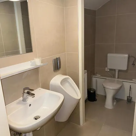 Διαμέρισμα Near Downtown 2 *